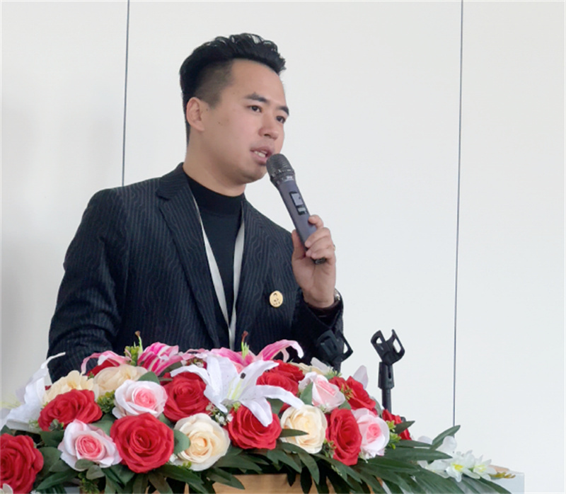 味滋香組織全體員工開展《銷售密碼》學(xué)習(xí)分享會